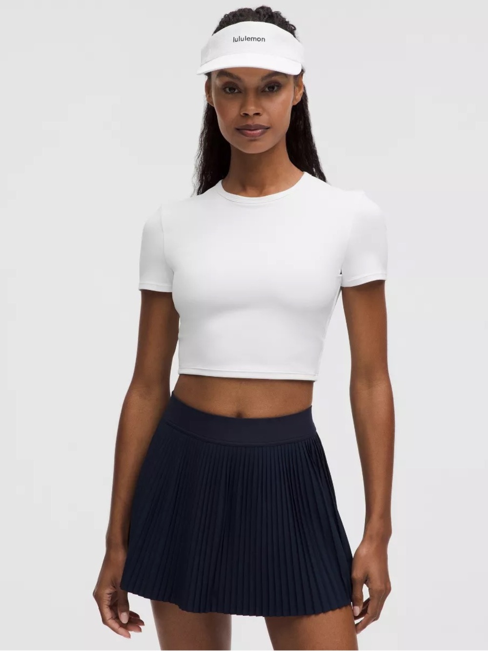 Tight-Fit Cropped Shelf-Bra T-Shirt
Light Support, B/C Cup